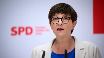 Berlin: Saskia Esken, Vorsitzende der SPD, äußert sich bei einer Pressekonferenz nach der Klausurtagung des SPD-Bundesvorstands zur Vorbereitung der Bundestagswahl 2025 im Willy-Brandt-Haus.