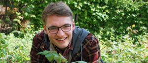 „Insektenhotels sind Verbraucherverarsche“: Mit lustigen Sprüchen vermittelt Robin König Biologie.