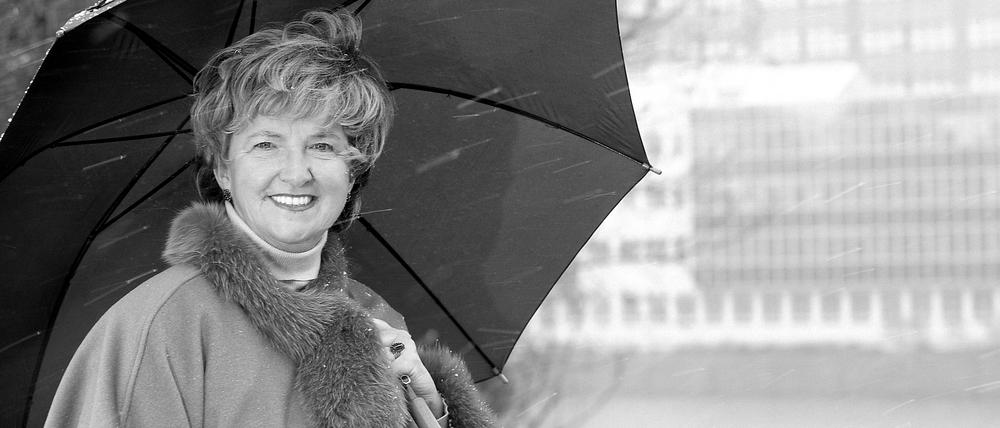 Marlies Wanjura (1945-2024). Das Kondolenzbuch für die langjährige Bezirksbürgermeisterin liegt bis zum 8. November im Rathaus Reinickendorf aus.