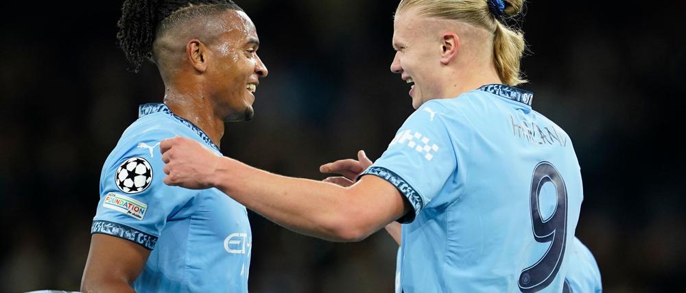 Superstar Erling Haaland (r) traf einmal mehr spektakulär für Manchester City.