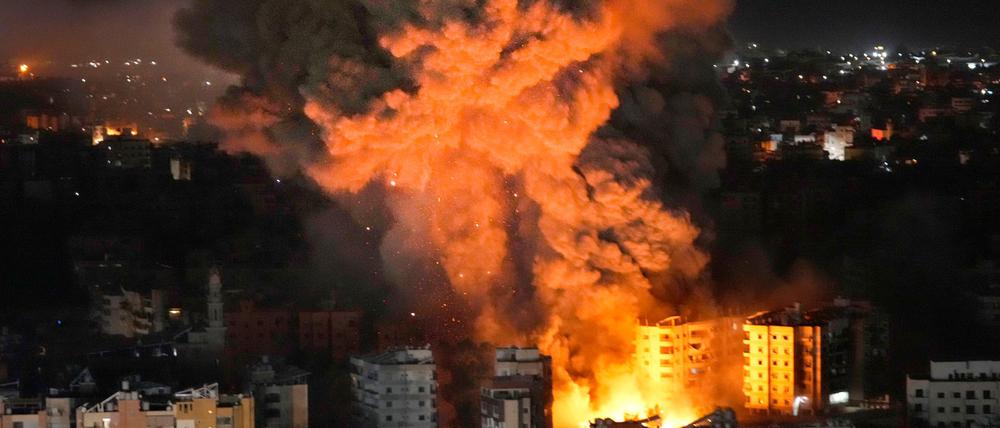 Israels Luftwaffe nimmt weiter Ziele im Libanon unter Beschuss. 