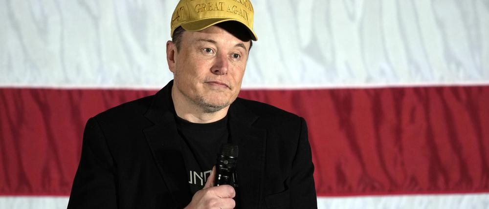 Elon Musk bei einer Wahlkampfveranstaltung von Donald Trump.
