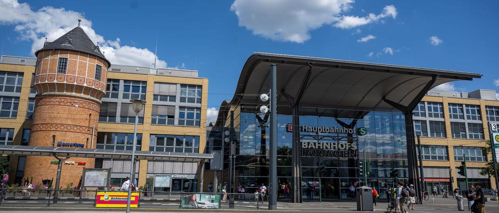 Der Potsdamer Hauptbahnhof soll in den kommenden zwei Jahren an Attraktivität gewinnen.