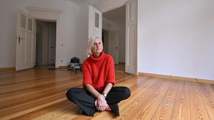 Gisela Zimmer in ihrer leeren Wohnung.