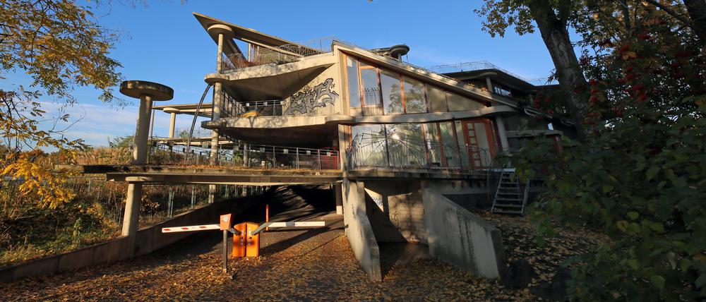 Die Zeit läuft ab: Das Terrassenhaus an der Nuthestraße in Potsdam soll abgerissen werden.