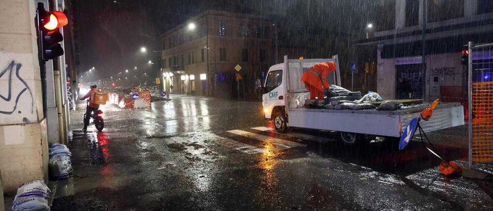 In Bologna musste wegen der heftigen Regenfälle das Serie-A-Spiel gegen Milan abgesagt werden.