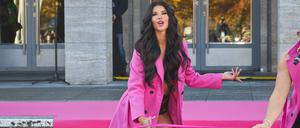 Auch die Erotikmesse Venus verlieh Preise. Hier „Nacktschnecke“ Micaela Schaefer und Reality-RV-Star und Rapper Calvin Kleinen bei der Eröffnung.