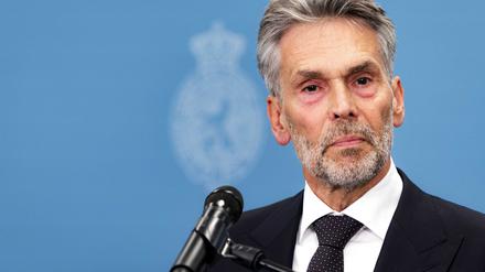 Dick Schoof spricht während einer Pressekonferenz nach seiner Ernennung zum neuen Premierminister der Niederlande. Der frühere Chef des Geheimdienstes und der Anti-Terrorismusbehörde, Dick Schoof, soll neuer Regierungschef der Niederlande werden. Das teilten die vier künftigen Koalitionsparteien am Dienstag in Den Haag mit. 