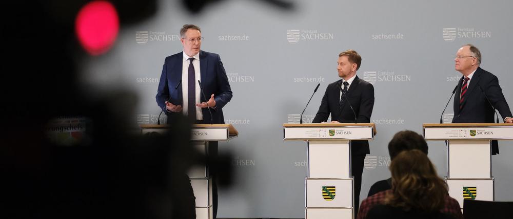 Rheinland-Pfalz-Regierungschef Schweitzer stellt mit anderen Ministerpräsidenten die Reformpläne vor. 