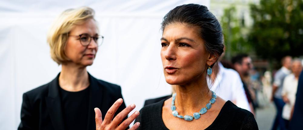 Die BSW-Bundesvorsitzende Sahra Wagenknecht mit der BSW-Vorsitzenden in Thüringen, Katja Wolf.
