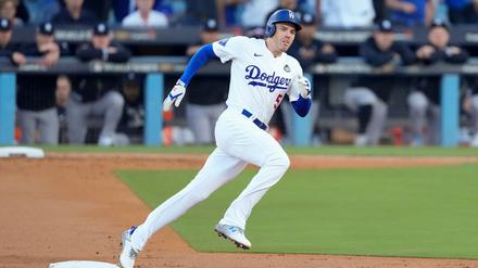 Freddie Freeman von den Los Angeles Dodgers gelang der erste „Walk-off Grand Slam“ der Geschichte der World Series.