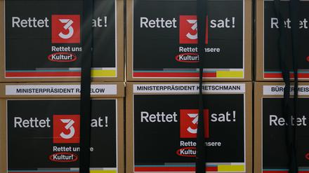 Kistenweise Unterschriften gegen die Pläne, 3sat abzubauen oder in Arte „aufgehen“ zu lassen, haben nicht geholfen. 