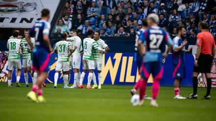Der FC Schalke 04 musste gegen die SpVgg Greuther Fürth die nächste Niederlage hinnehmen.