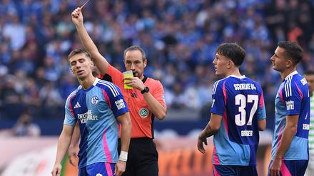 Schalke bäumte sich nach der Gelb-Roten Karte für Felipe Sanchez zwar noch einmal auf, es reichte aber nicht mehr für einen Punkt.