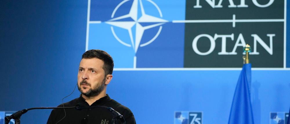 Der ukrainische Präsident Wolodymyr Selenskyj drängt beharrlich auf eine Einladung seines Landes für einen Beitritt in das westliche Militärbündnis Nato. (Archivbild)