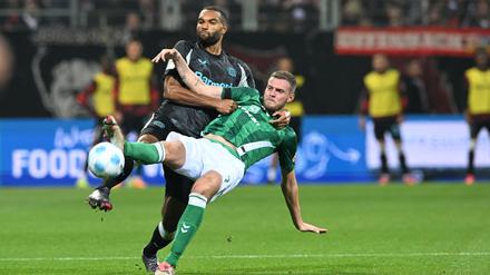 Jonathan Tah ist nach dem 2:2 in Bremen unzufrieden.