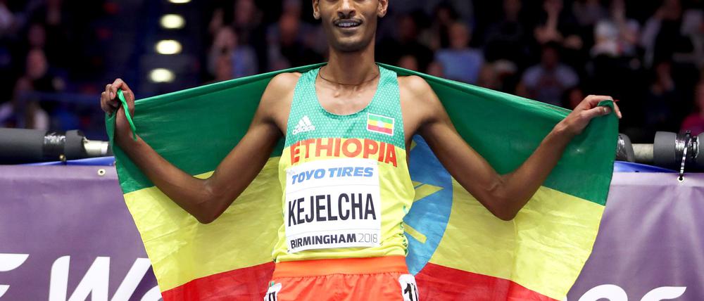 Der Äthiopier Yomif Kejelcha hat in Valencia den Halbmarathon-Weltrekord unterboten.