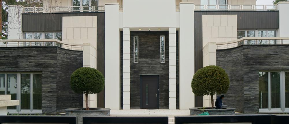 Diese Villa in Berlin-Schmargendorf soll dem russischen Oligarchen und Putin-Freund Arkadij Rotenberg gehören.