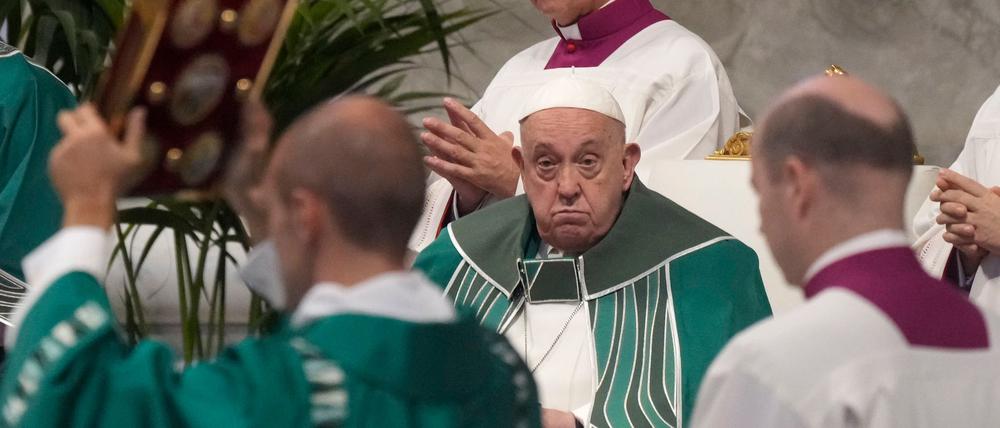 Papst Franziskus in der Festmesse zum Abschluss der Weltsynode in Rom.