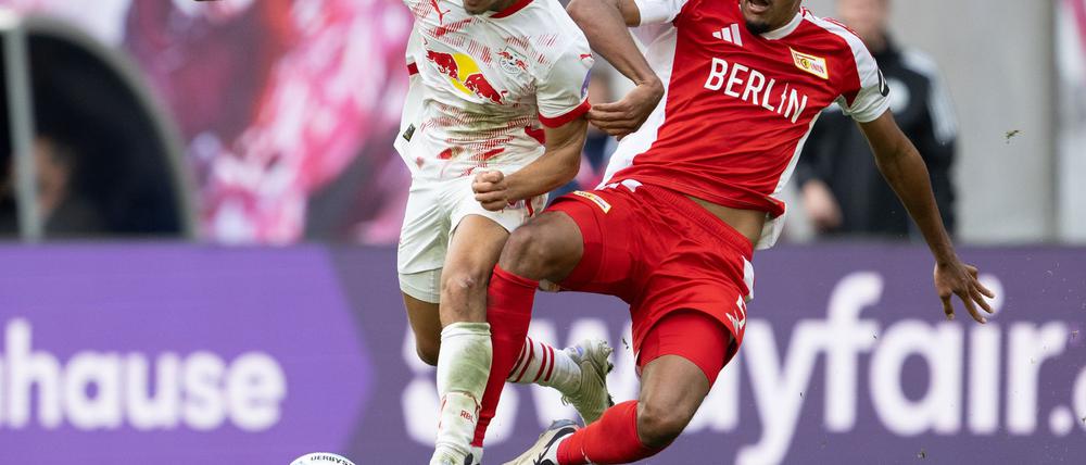Danilho Doekhi (r) verlängerte seinen Vertrag bei Union vorzeitig.