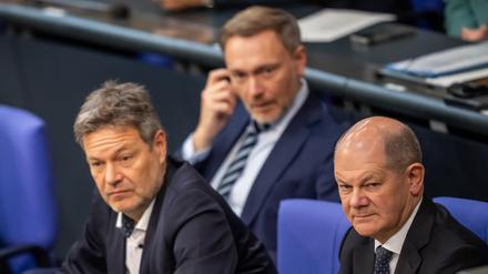Sie müssen die Ampel zusammenhalten: Bundeskanzler Olaf Scholz (SPD), Wirtschaftsminister Robert Habeck (Grüne) und Finanzminister Christian Lindner (FDP).
