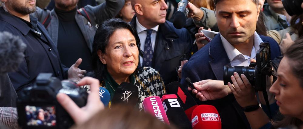 Präsidentin Surabischwili will das Wahlergebnis nicht anerkennen. (Archivbild)