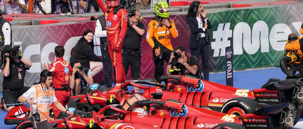 Neben dem siegereichen Ferrari-Fahrer Carlos Sainz war kein Platz für Max Verstappen.