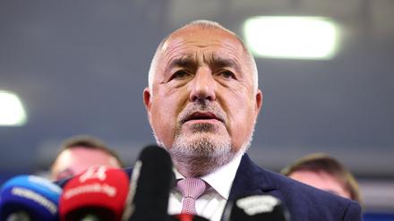 Boiko Borissow, ehemaliger bulgarischer Ministerpräsident und Vorsitzender der Mitte-Rechts-Partei Gerb, spricht nach den ersten Auszählungsergebnissen während der vorgezogenen Parlamentswahlen.