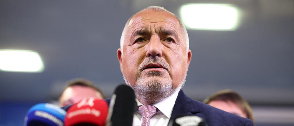 Boiko Borissow, ehemaliger bulgarischer Ministerpräsident und Vorsitzender der Mitte-Rechts-Partei Gerb, spricht nach den ersten Auszählungsergebnissen während der vorgezogenen Parlamentswahlen.