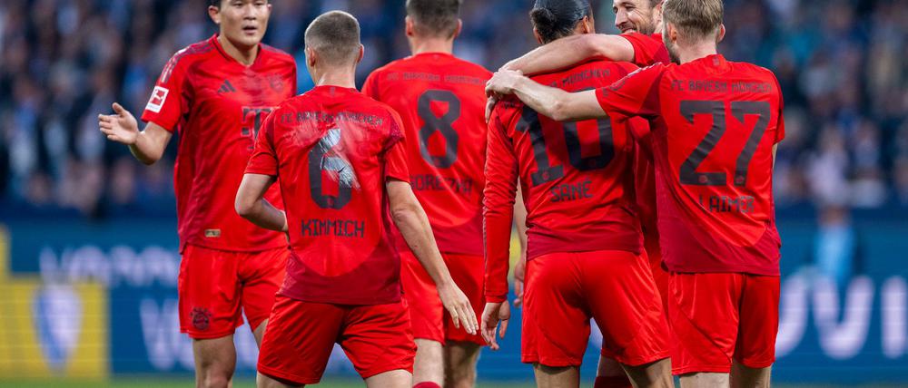 Jubel nach der Tristesse: Die Bayern spielten sich in Bochum den Frust von der Seele.