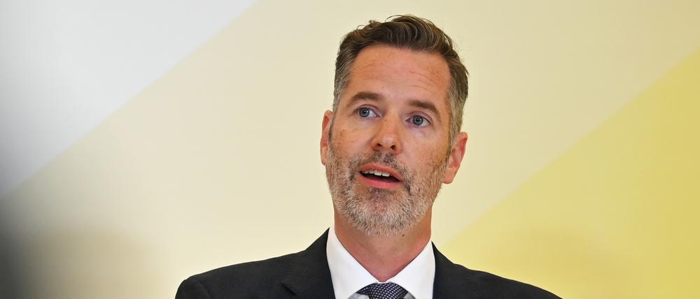 Christian Dürr, Fraktionsvorsitzender der FDP-Bundestagsfraktion, gibt ein Statement im Reichstag in Berlin (Archivbild).