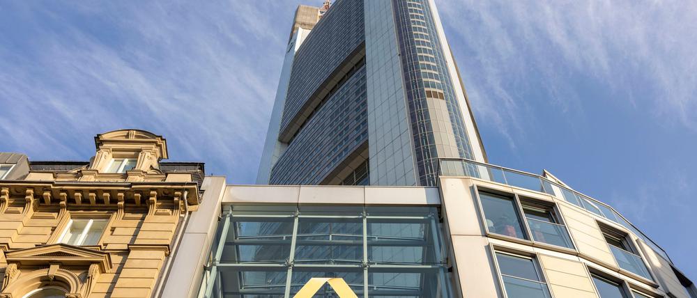 Der US-Hedgefonds D.E. Shaw hat sich Zugriff auf gut fünf Prozent der Commerzbank-Aktien gesichert. (Archivbild)