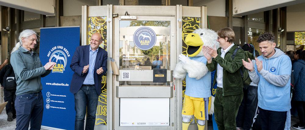 Eröffnung des Alba-Jugendclubs in der Gropiusstadt.