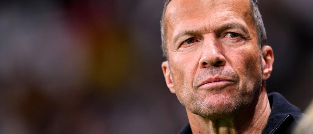 Nach Ansicht von Lothar Matthäus muss BVB-Trainer Nuri Sahin mehr Führungsstärke zeigen.