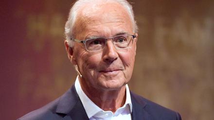 Die versammelte Fußball-Prominenz ehrte Franz Beckenbauer beim Ballon d'Or. 