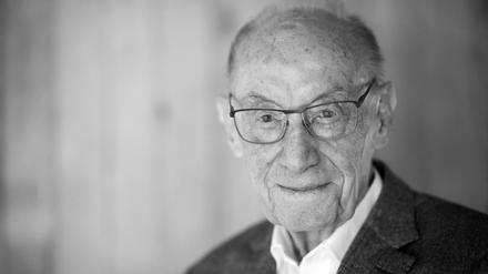 Edzard Reuter im Jahr 2019 in seinem Wohnhaus in Stuttgart.