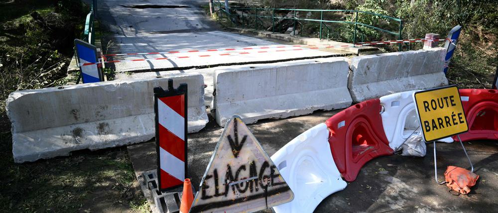Eine eingestürzte Brücke in der Nähe des Dorfes Le Muy, Südostfrankreich, am 28. Oktober 2024.