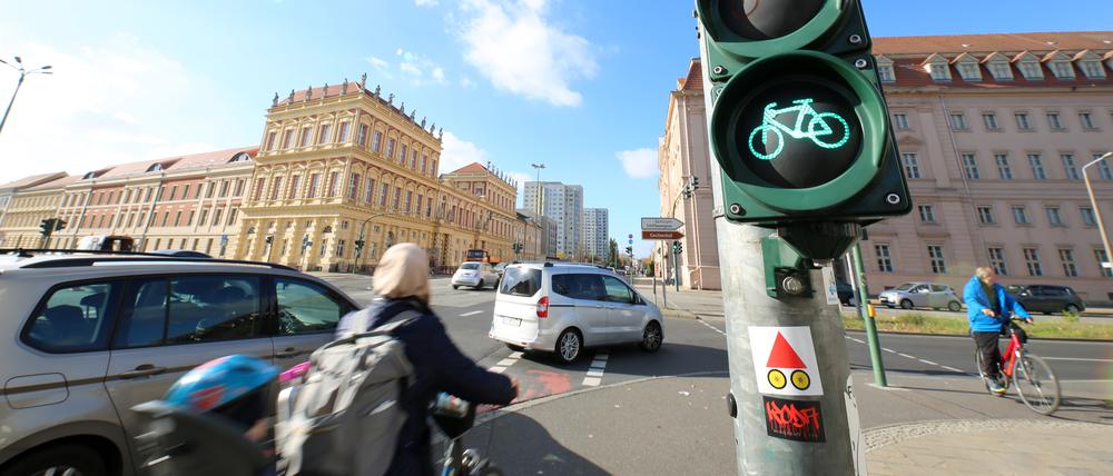 Testlauf der grünen Welle für Radler in der Breiten Straße Potsdam