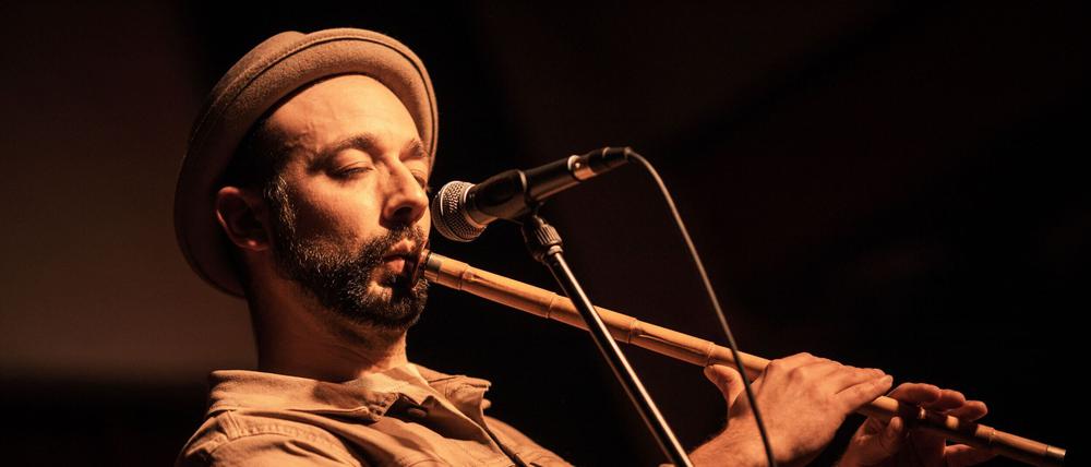 Der Neuköllner Musiker Tayfun Guttstadt.