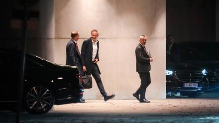 Oliver Blume, VW-Vorstandsvorsitzender, verlässt den Industriegipfel im Bundeskanzleramt.