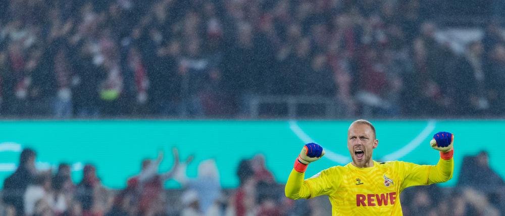 FC-Keeper Schwäbe hat wieder Grund zum Feiern.