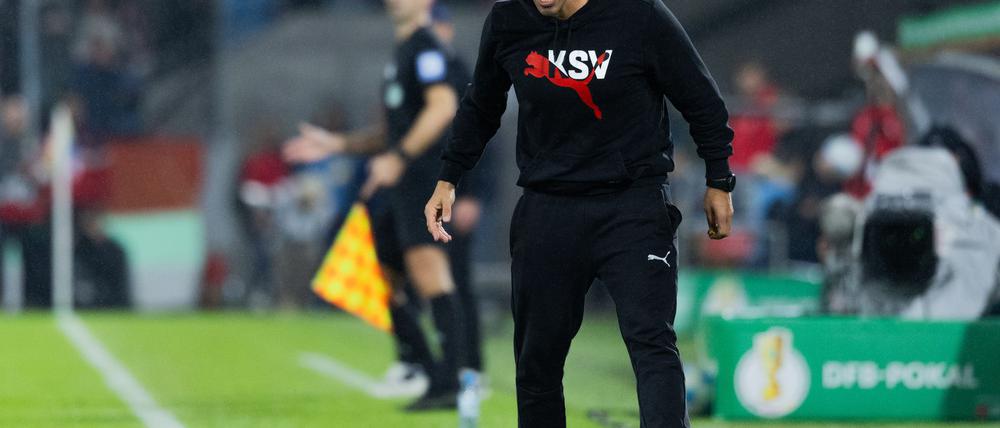 Sieglos in der Liga, Pokalaus beim Zweitligisten 1. FC Köln: Kiels Trainer Rapp.