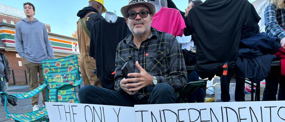 Demonstrant Efrain Davila in Allentown im US-Bundesstaat Pennsylvania.