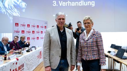 Die Tarifpartner in Bayern laufen sich warm für einen Pilotabschluss. 