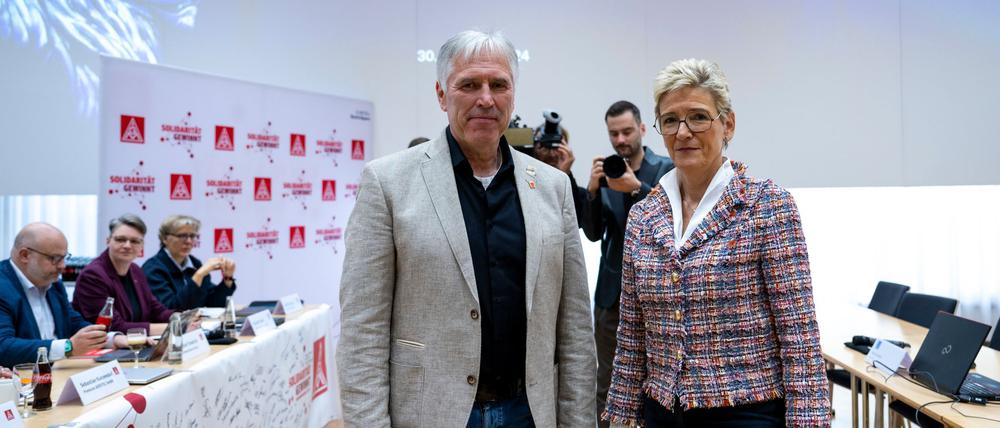 Die Tarifpartner in Bayern laufen sich warm für einen Pilotabschluss.