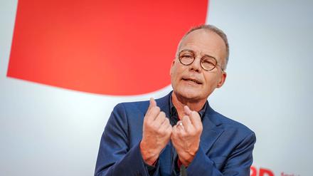 Matthias Miersch, kommissarischer Generalsekretär der SPD, spricht auf einer Pressekonferenz im Willy-Brandt-Haus.