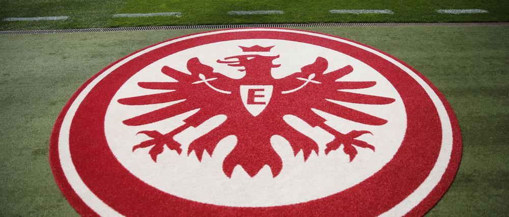 Eintracht Frankfurt hat in der Saison 2023/24 einen Umsatzrekord erzielt.