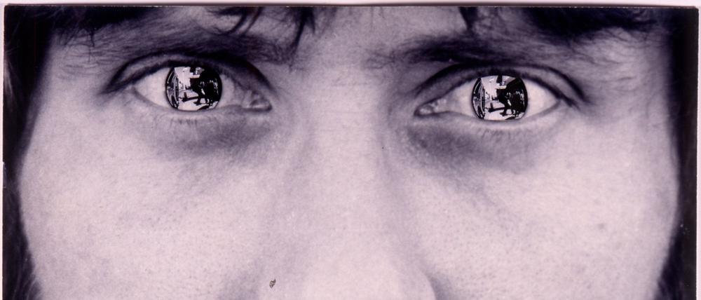Stephen Kaltenbach, Eye Disguise, 1967, Collage aus s/w-Fotografien.