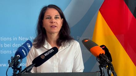 Bundesaußenministerin Annalena Baerbock kündigt Konsequenzen aus der Hinrichtung von Jamshid Sharmahd an: Alle iranischen Generalkonsulate in Deutschland werden geschlossen.