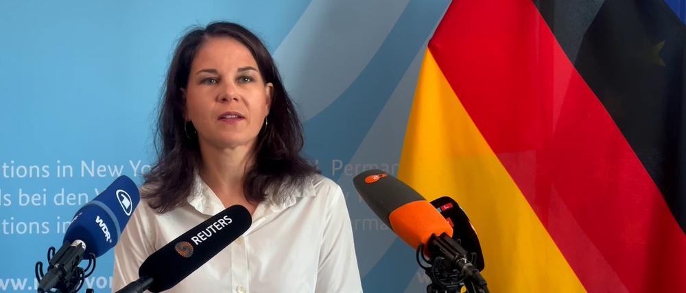Bundesaußenministerin Annalena Baerbock kündigt Konsequenzen aus der Hinrichtung von Jamshid Sharmahd an: Alle iranischen Generalkonsulate in Deutschland werden geschlossen.